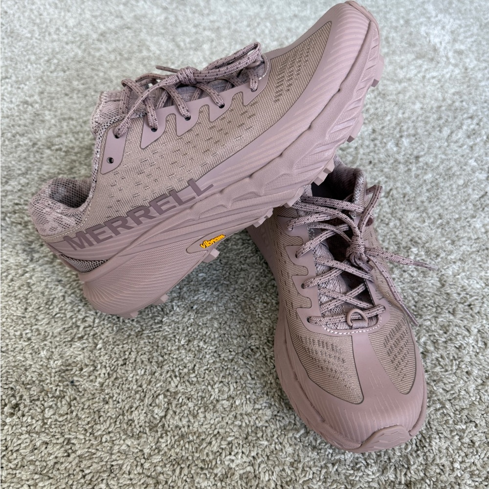 NWOB - Women’s Merrell Peak 5 Trail Running Shoe - Size 8